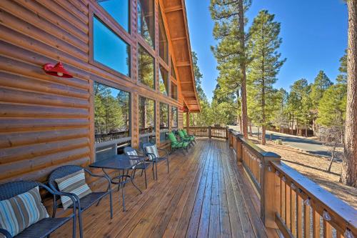 Deck, BBQ & Fireplace: Family Cabin in Show Low!, Show Low (foto 3)