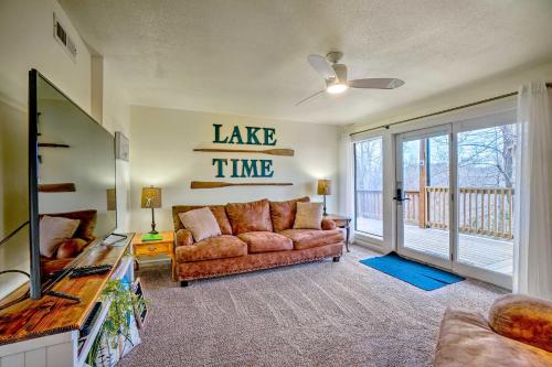 Sunny Reeds Spring Condo with Balcony and Shared Pools