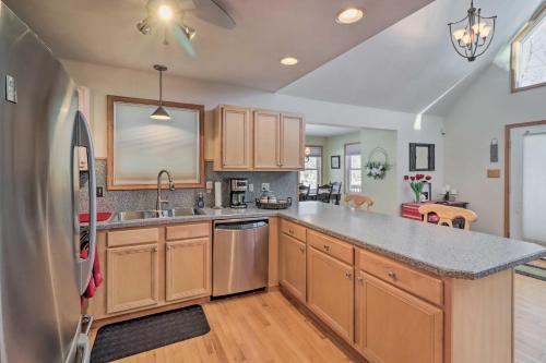 Large Deck and Pool Access Albrightsville Home Large Deck and Pool Access Albrightsville Home