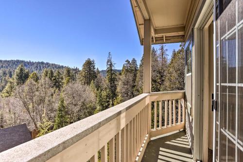 Huge Lake Arrowhead Home with 3 Decks and Grill!