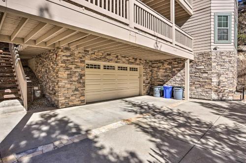 Huge Lake Arrowhead Home with 3 Decks and Grill!