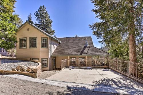 Huge Lake Arrowhead Home with 3 Decks and Grill!