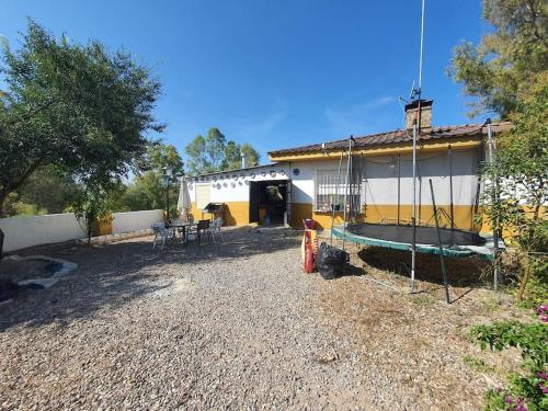 Agradable casa rural con zonas de ocio, barbacoa gîte à louer Córdoba