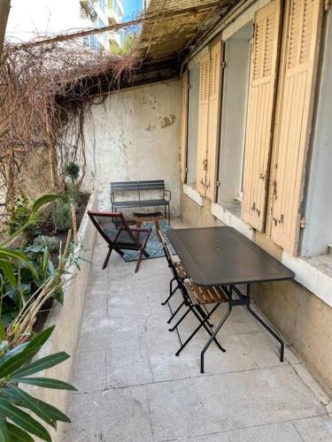 Appartement au calme et terrasse dans la ville gîte à louer Marseille 05