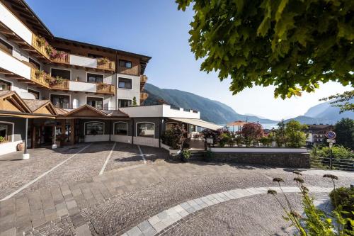 Ariston Lake View Hotel in Molveno