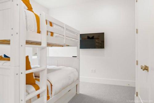 Villa 25! Brand New Luxury 4 bedroom Villa!