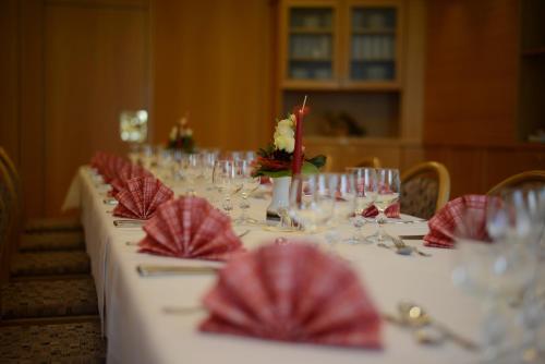 Banquet hall, Hotel Restaurant zur Windmuhle in Ansbach