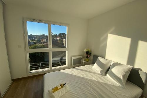 White Rock - P3 Terrace and Parking - City centre