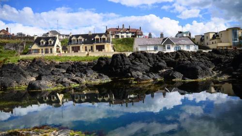 Rockpool View - A Home From Home With Stunning Coastal Views. gîte à louer Ballybogy