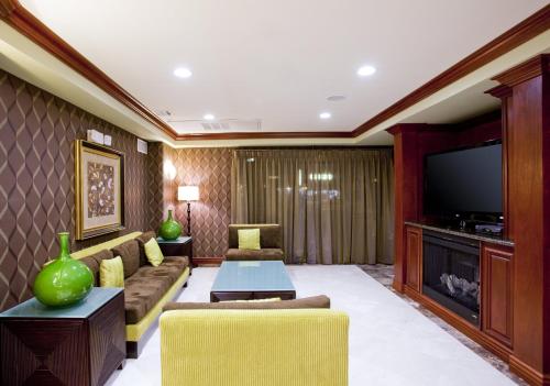 Holiday Inn Express Hotel & Suites Woodland Hills by IHG in Woodland Hills, USA
