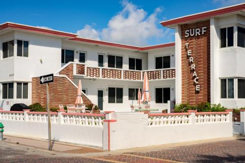 The Surf Hollywood Beach Room Type - Deluxe Queen Studio 