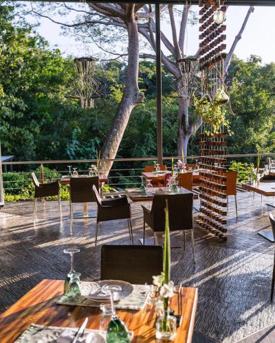 Restaurant, Makanda by The Sea Hotel Adults Only in Quepos