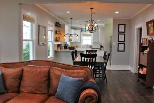 CasaMagnolia - Cheerful 3-bdrm home, free parking, 30 days or more in San Antonio, USA