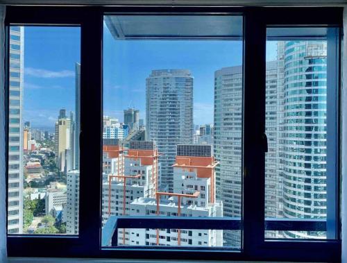 Minimalist Unit with The View, Ayala Ext. Makati