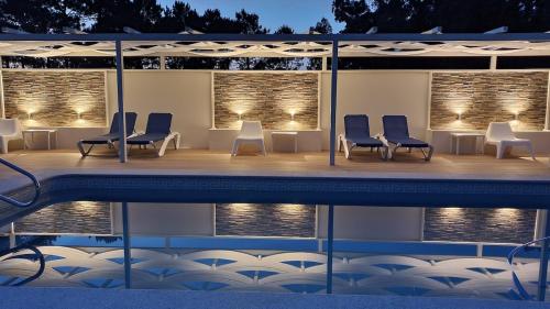 Hotel Cachada - image 4