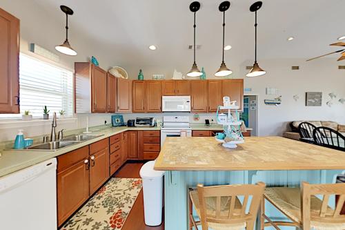 Eastview Oasis in Crystal Beach, USA