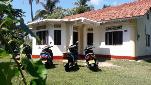 Colonial Surfing Villa Hostel & Home Stay