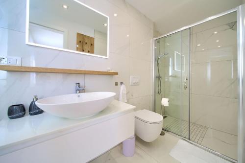 Three-Bedroom Apartment image 10