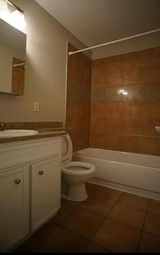 Hidden Gem 1 BDR Apt with free parking