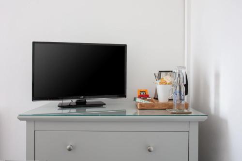 Single Room image 3