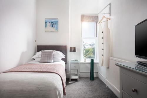 Single Room room in Gyllyngvase House