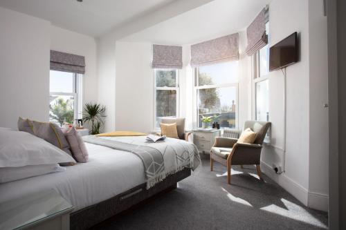 Premium Double Room with Sea View room in Gyllyngvase House