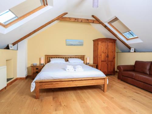 Cowslip Cottage - image 11