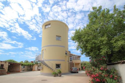  Silos Holidays, Ferienwohnung in Novigrad