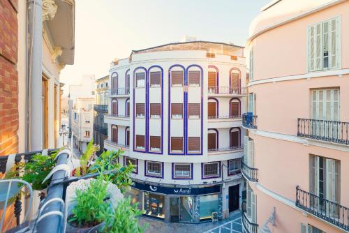 Apartment with Balcony image 4