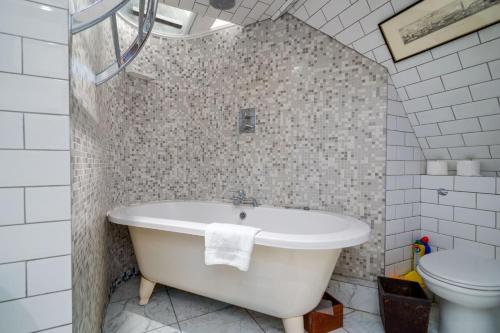 GuestReady - Converted Schoolhouse Duplex Apartment with Stunning Views