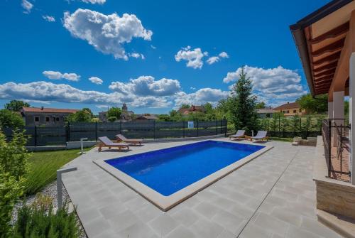 Villa Luna Tinjan, Pool and Wellness