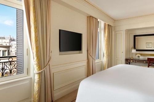 Shangri-La Hotel Paris - image 12