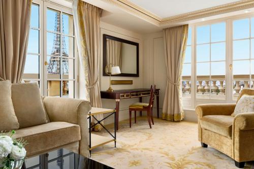 Shangri-La Hotel Paris - image 9