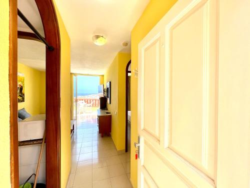 One bedroom,Wifi, shared pool in Tenerife
