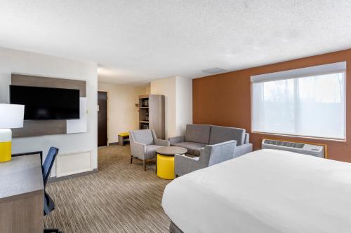 Holiday Inn Express Paramus an IHG Hotel - image 6