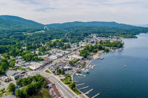 The Inn of Lake George