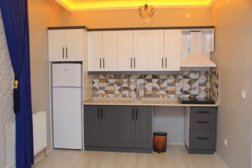 Deluxe Double or Twin Room with Mountain View