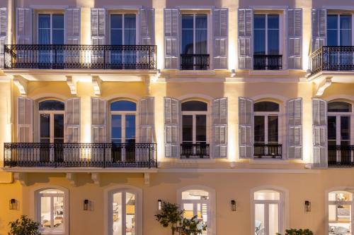 338428093 Hôtel Apollinaire Nice