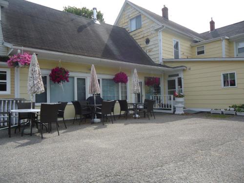 Governor's Mansion Inn, Miramichi (photo 6)