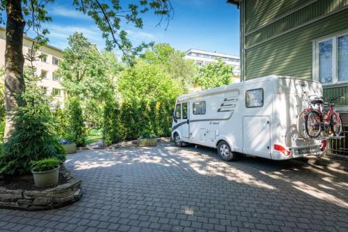 City Center Garden Camping - image 11