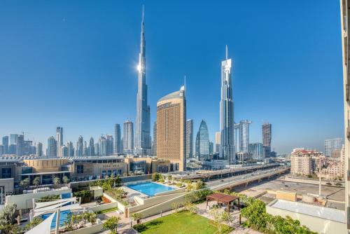 Stunning Burj Khalifa Views 3 plus 1 bed - image 3