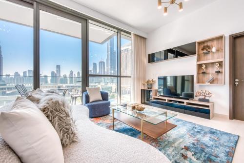 Stunning Burj Khalifa Views 3 plus 1 bed - image 6