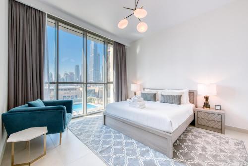 Stunning Burj Khalifa Views 3 plus 1 bed - image 2