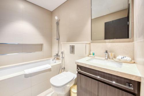 Stunning Burj Khalifa Views 3 plus 1 bed - image 9