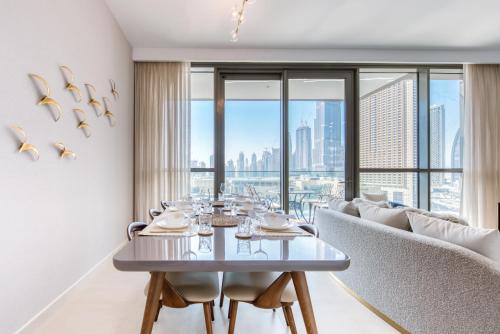 Stunning Burj Khalifa Views 3 plus 1 bed - image 13