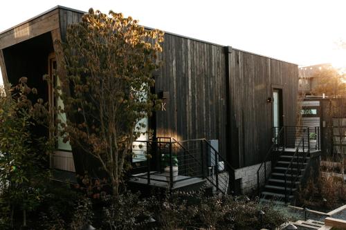 Ironwood Grove, Tiny House Hotel 2