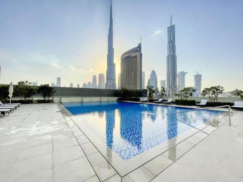 Stunning Burj Khalifa Views 3 plus 1 bed - image 4
