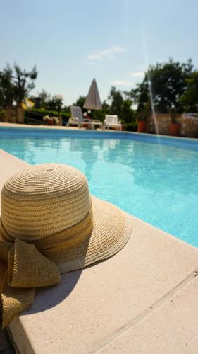 Swimming pool, Agriturismo Azzarone in Mandrione