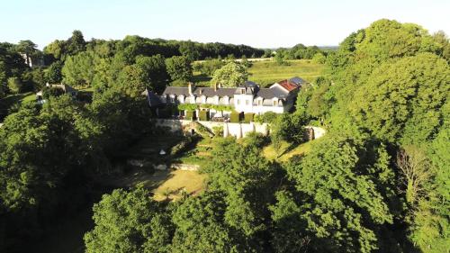 Hotel La Croix De Vernuche - Hôtel - Varennes-Vauzelles