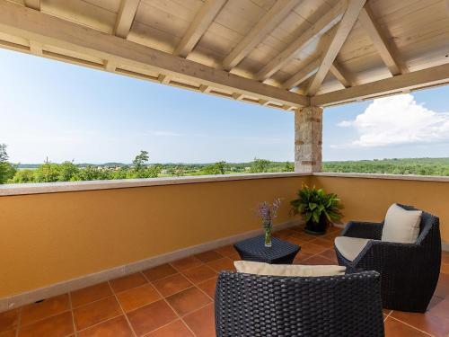 Villa Salvea with heated pool - image 3